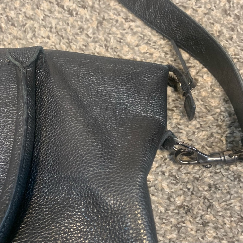 DAAME USA Large Pebbled Leather Laptop Crossbody Bag - Picture 6 of 16